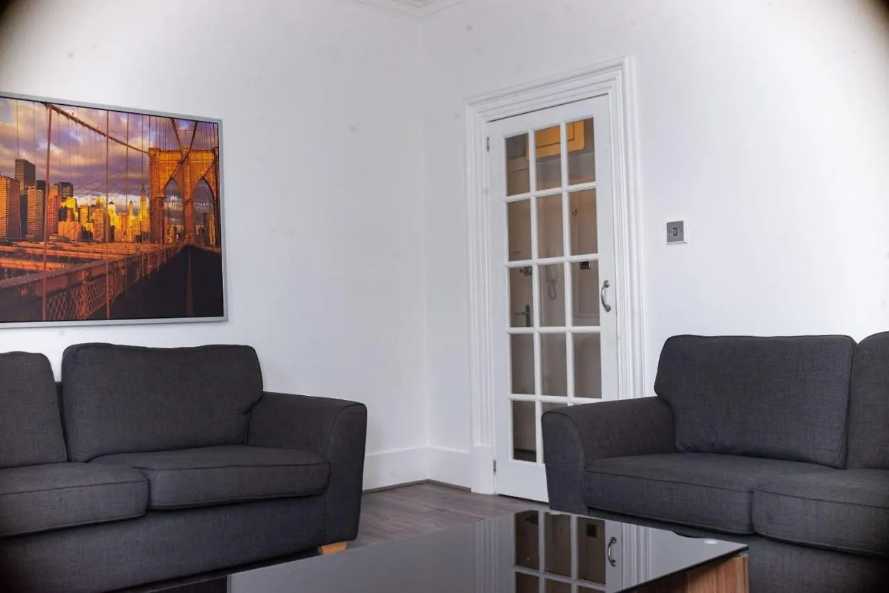Apartment Aberdeen City Centre Flat: 2-Bedroom with Parking