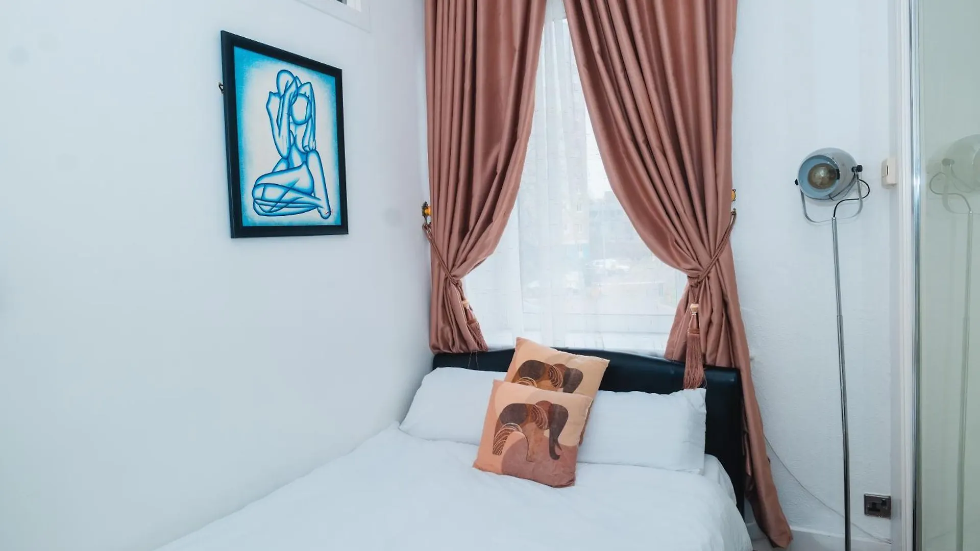 Apartment Aberdeen City Centre Flat: 2-Bedroom with Parking