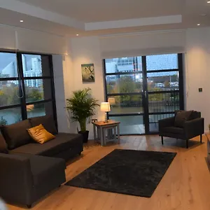 https://london-city-island-3-bedroom-luxury-apartments-canary-wharf.brighton-hotels-england.com
